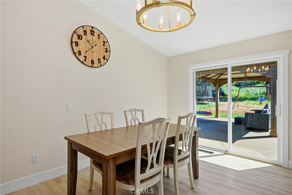 16906 Greenridge Property Photo 5