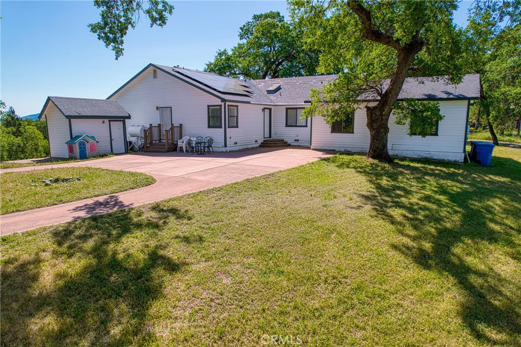 2210 Cedar Hill Way Property Photo 3