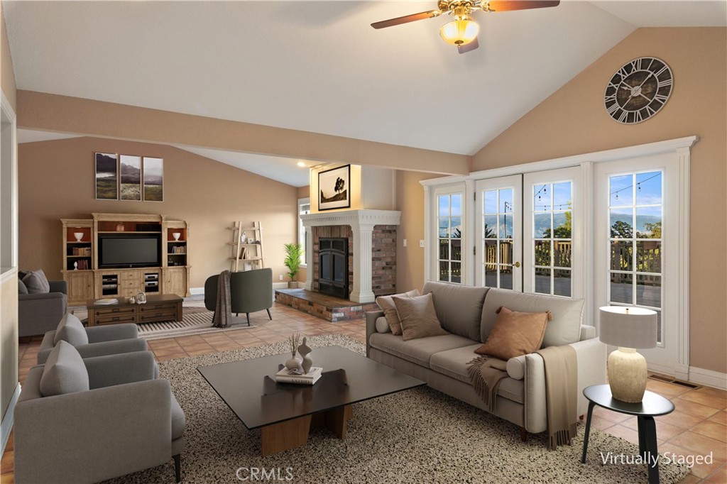 2210 Cedar Hill Way Property Photo 8