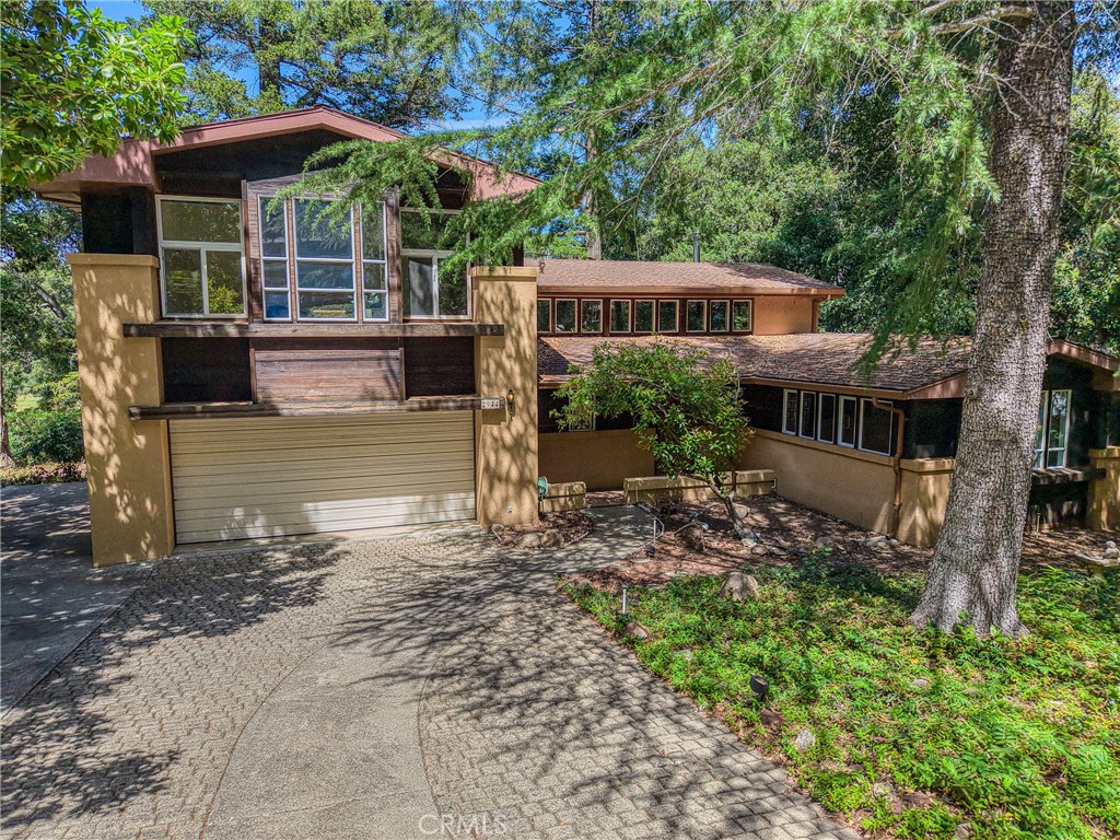 2944 Buckingham Property Photo 4