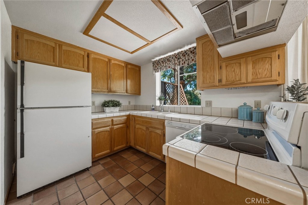 2944 Buckingham Property Photo 16
