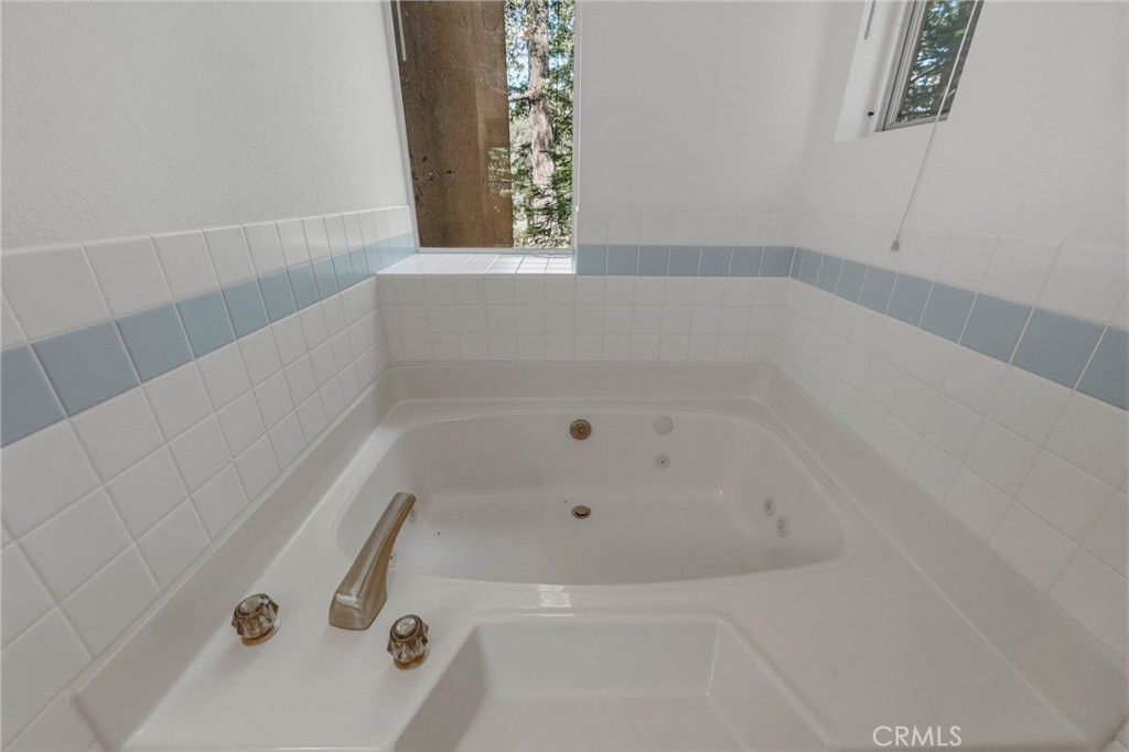 2944 Buckingham Property Photo 25