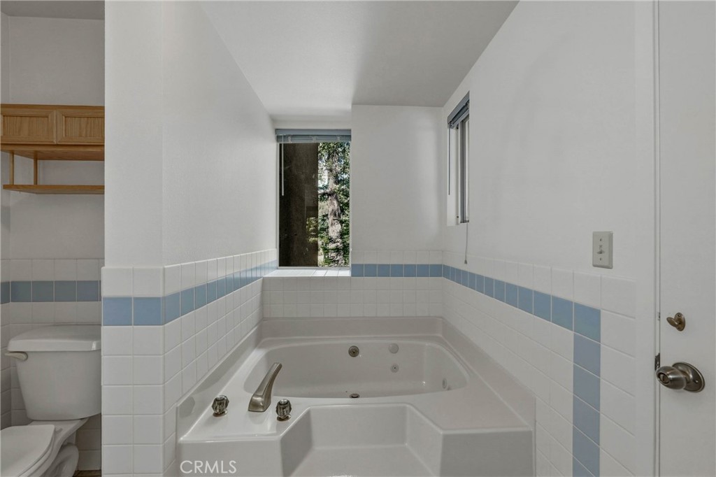 2944 Buckingham Property Photo 26