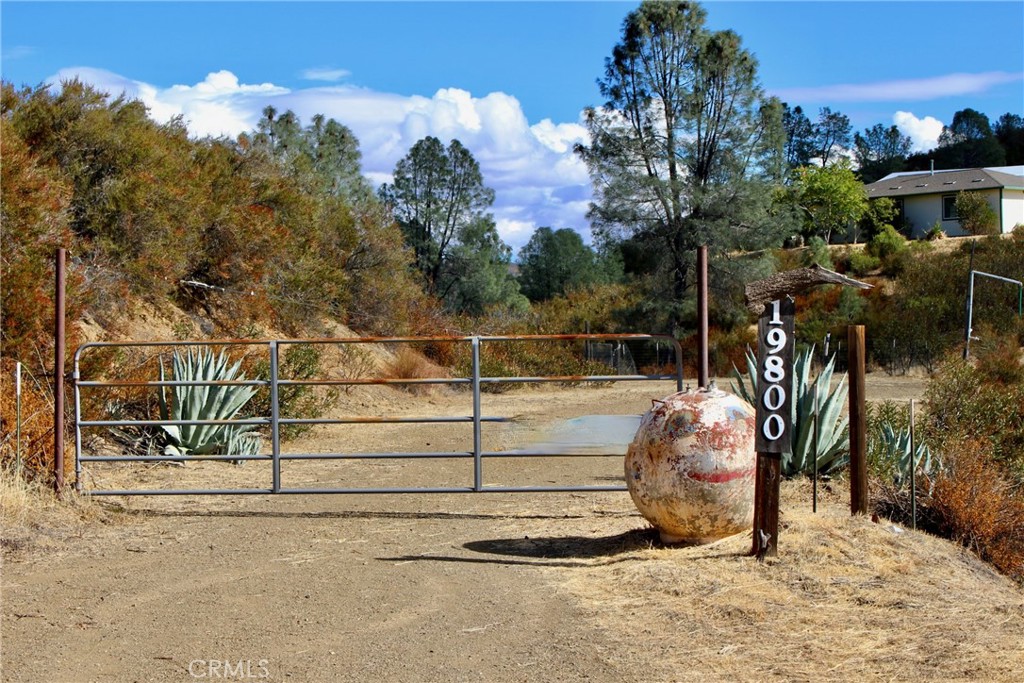19800 Cantwell Ranch Road Property Photo 4