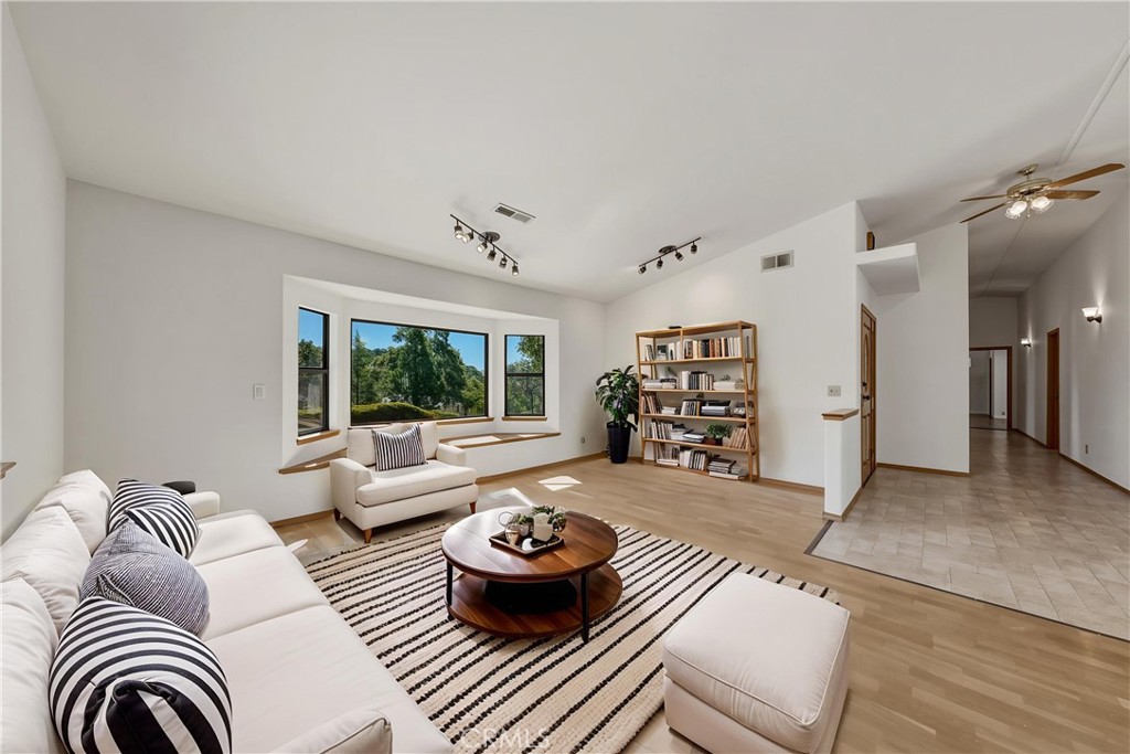 3223 Compton Avenue Property Photo 13
