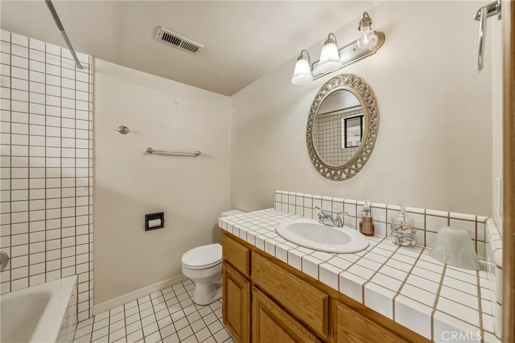 3223 Compton Avenue Property Photo 34