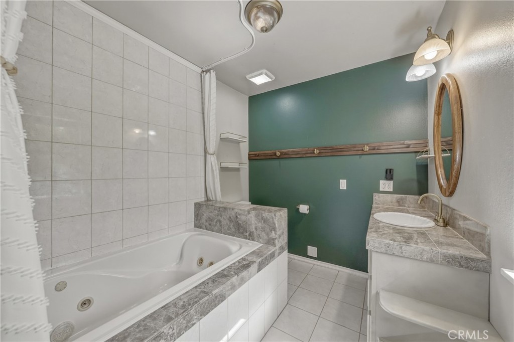 3223 Compton Avenue Property Photo 45