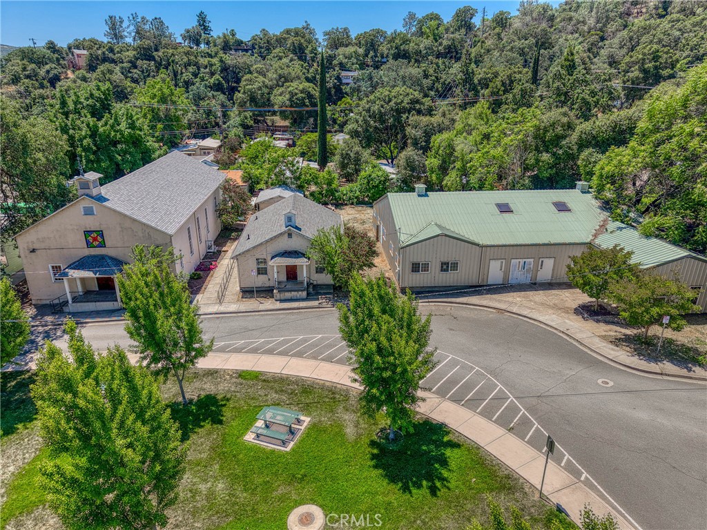 12487 The Plaza Property Photo 2