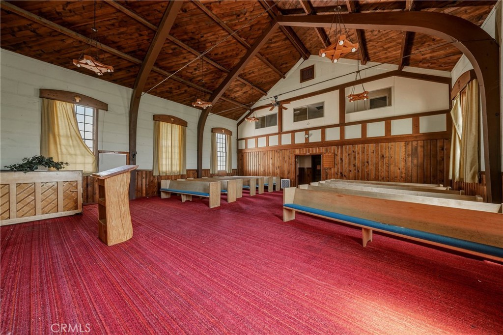 12487 The Plaza Property Photo 4