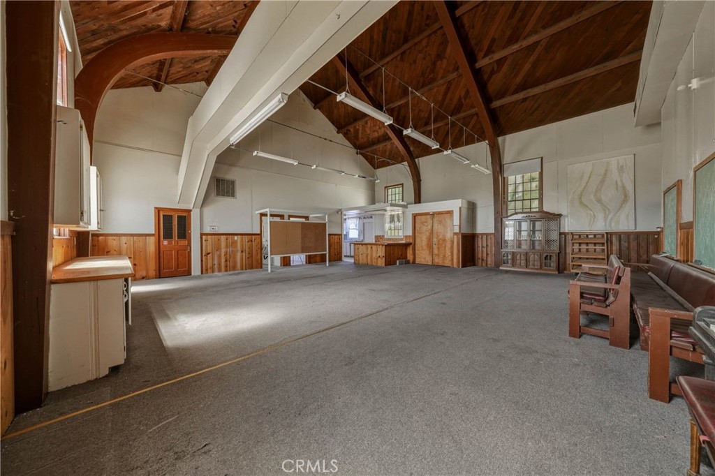 12487 The Plaza Property Photo 5
