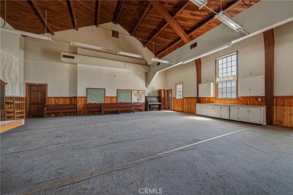12487 The Plaza Property Photo 9