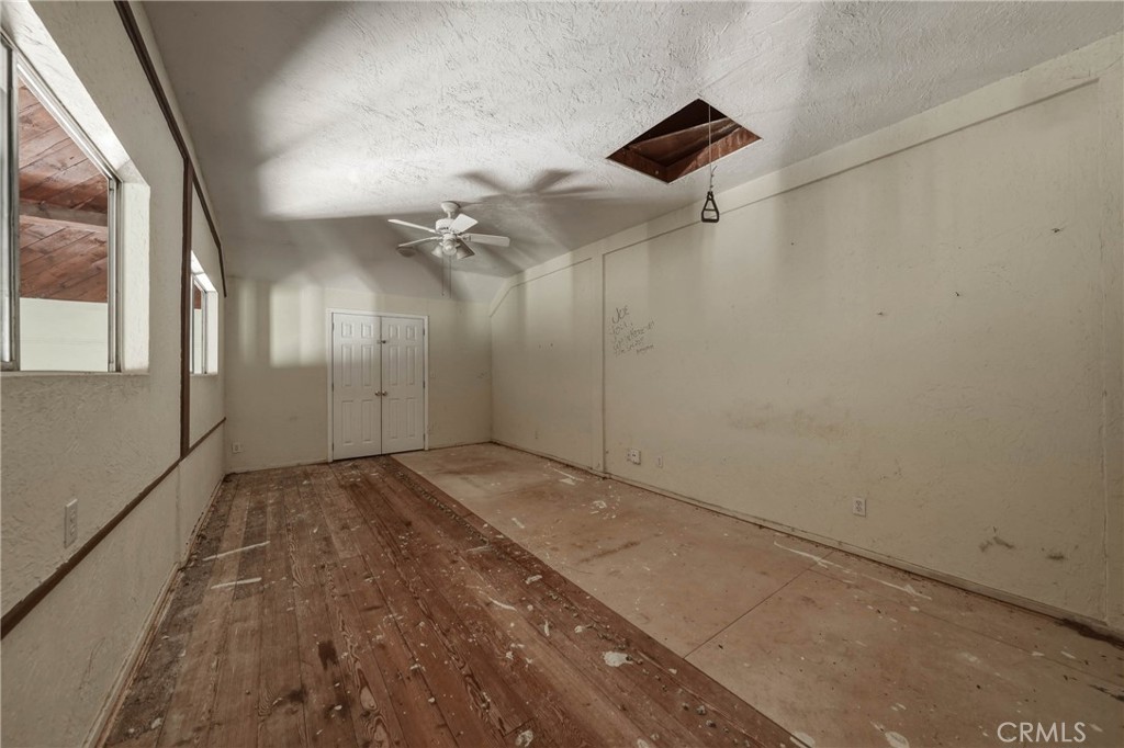 12487 The Plaza Property Photo 11
