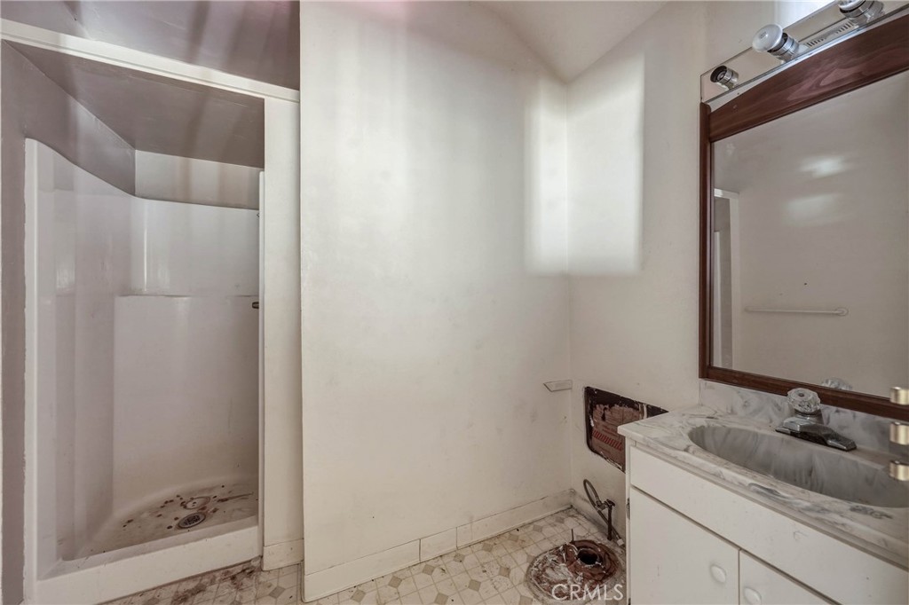12487 The Plaza Property Photo 12