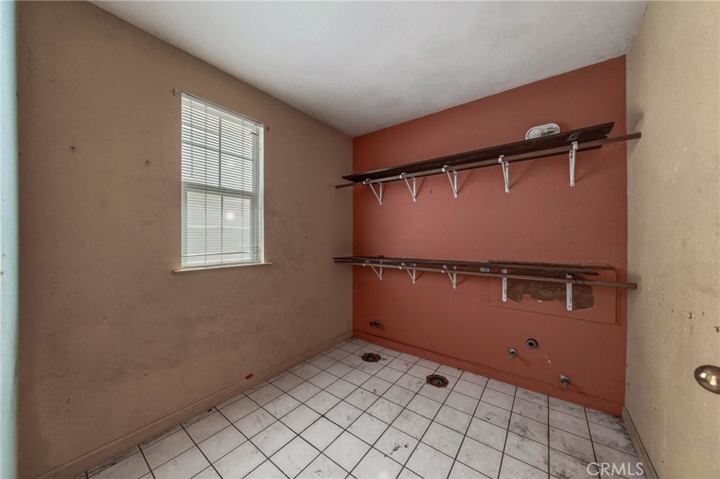 12487 The Plaza Property Photo 14