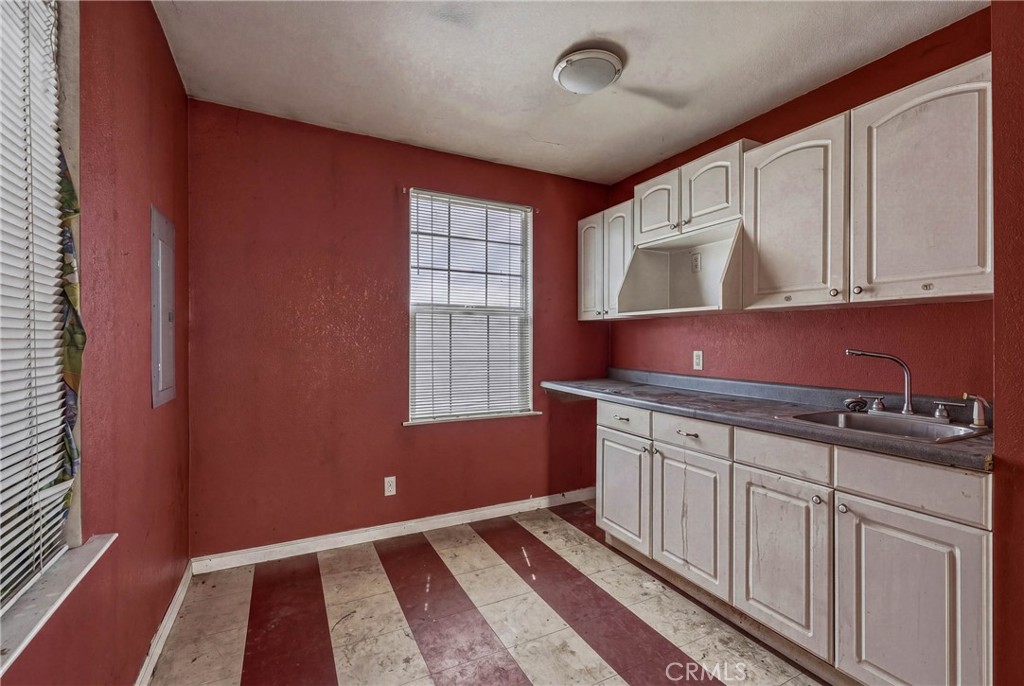 12487 The Plaza Property Photo 16