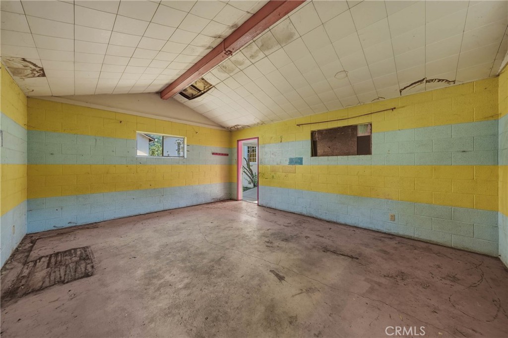 12487 The Plaza Property Photo 27