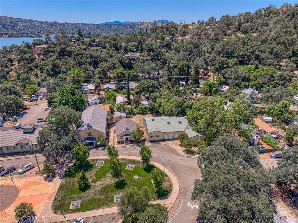 12487 The Plaza Property Photo 29