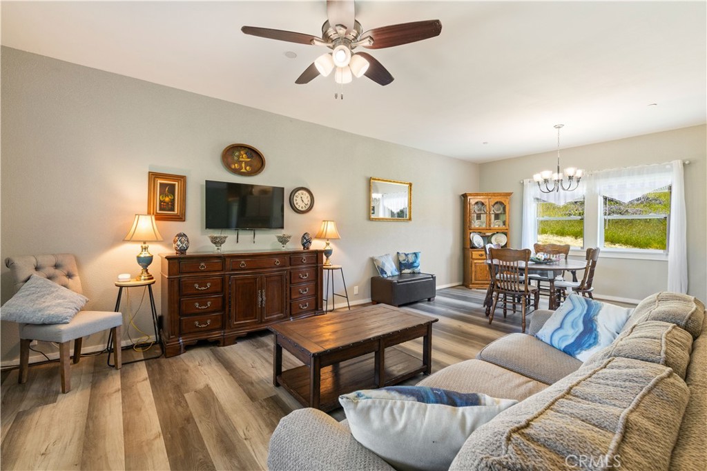 10075 El Capitan Way Property Photo 6