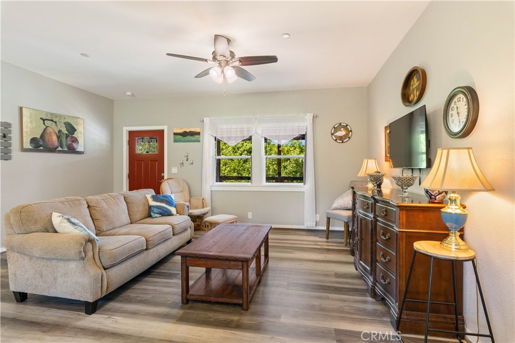 10075 El Capitan Way Property Photo 13