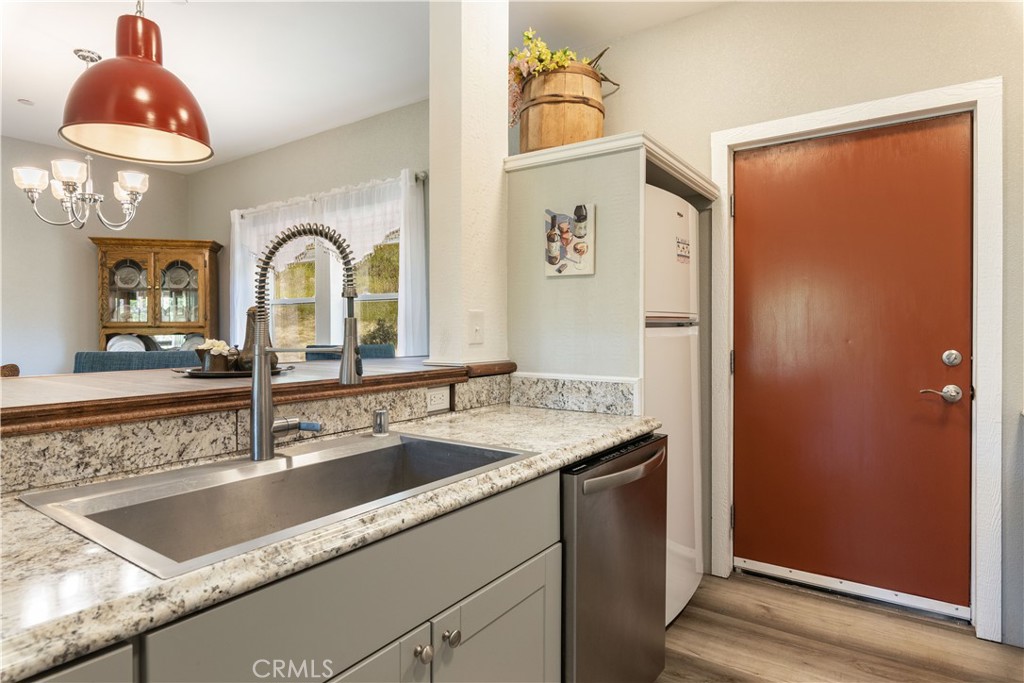 10075 El Capitan Way Property Photo 14