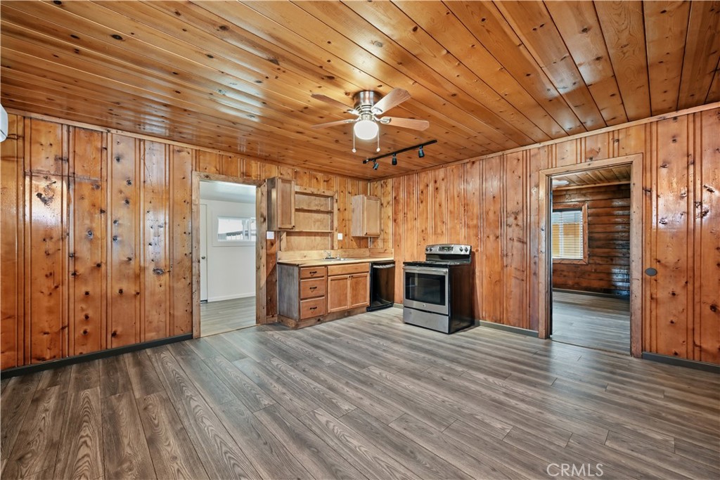 14420 Pearl Avenue Property Photo 4