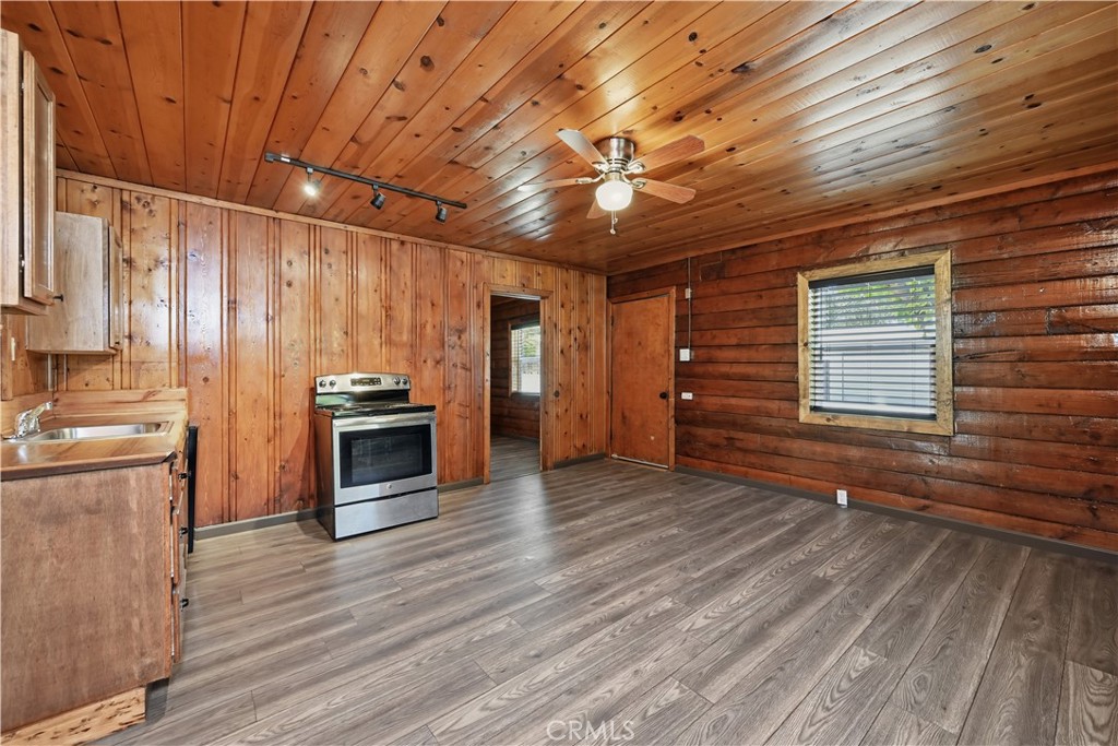 14420 Pearl Avenue Property Photo 5