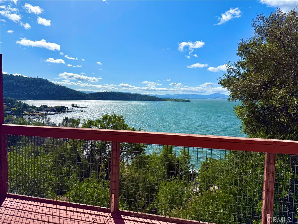6956 Glebe Drive Property Photo 2
