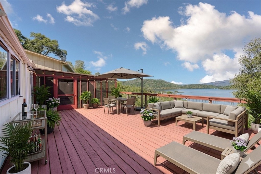 6956 Glebe Drive Property Photo 3