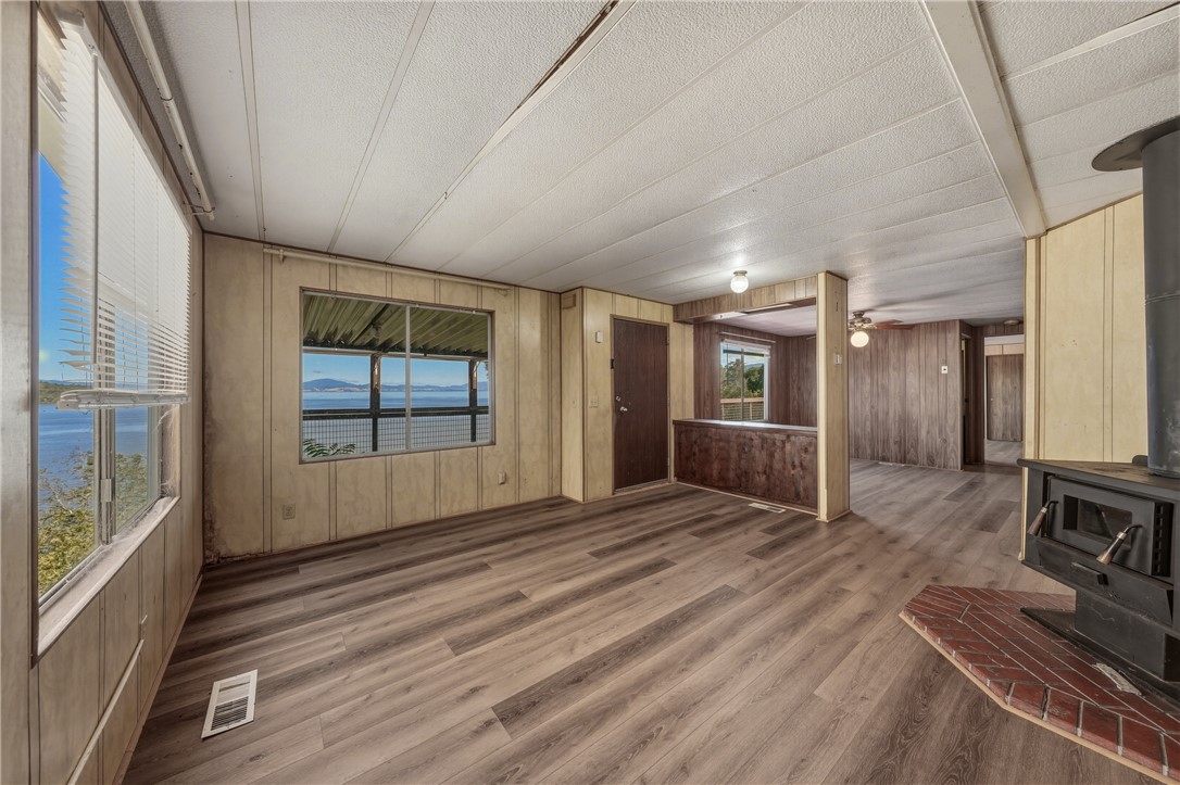 6956 Glebe Drive Property Photo 8
