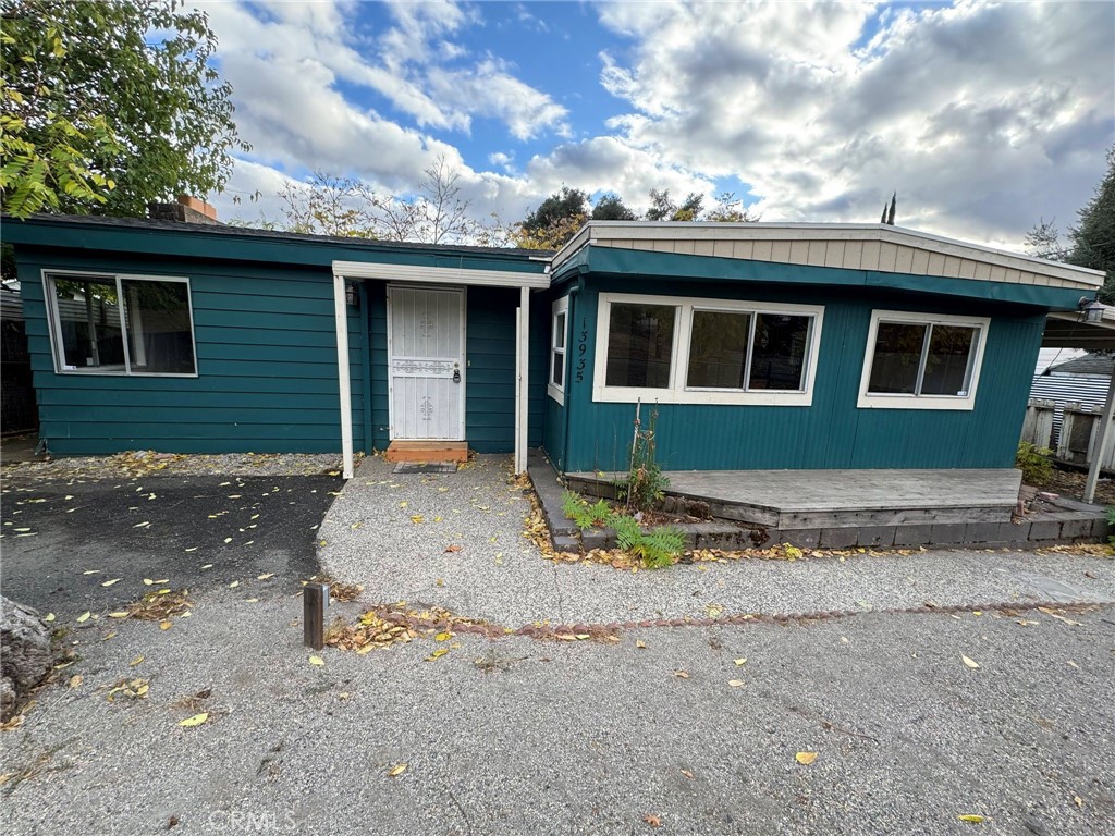 13935 Manakee Property Photo 1