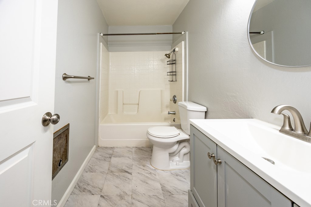 15692 Armstrong Property Photo 18