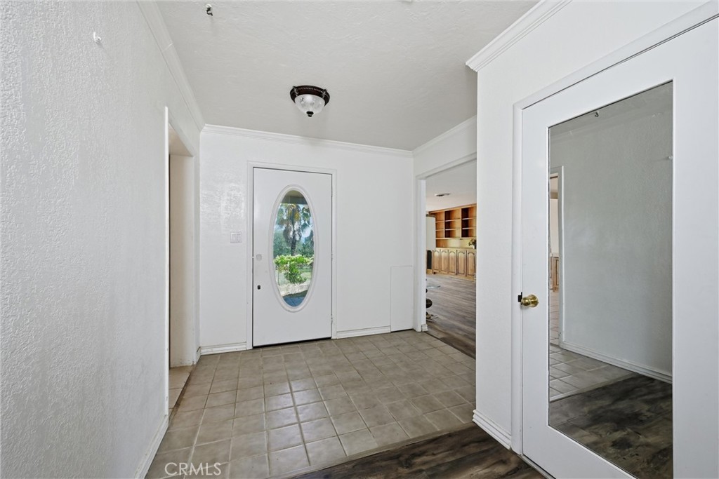 2765 Howard Property Photo 6