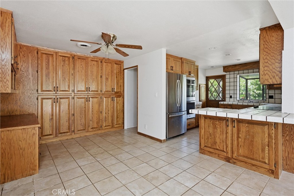 2765 Howard Property Photo 8