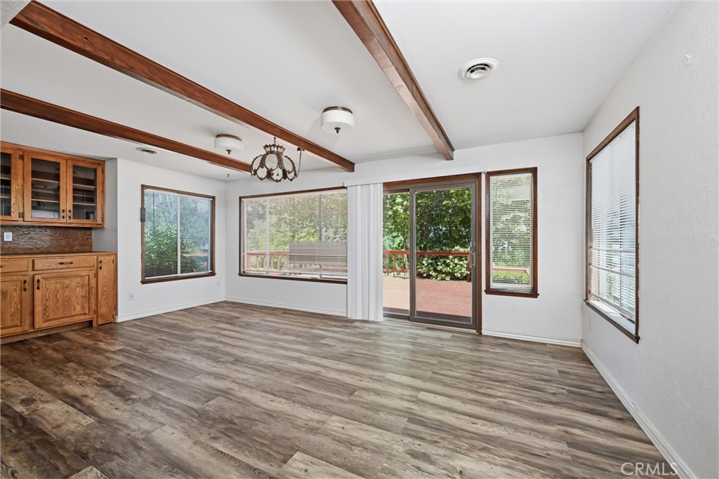 2765 Howard Property Photo 9