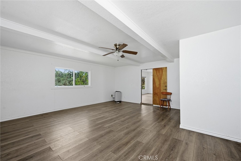 2765 Howard Property Photo 18