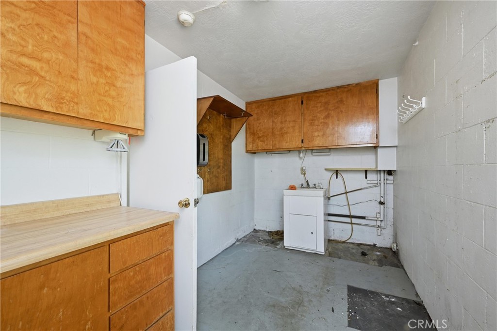 2765 Howard Property Photo 22