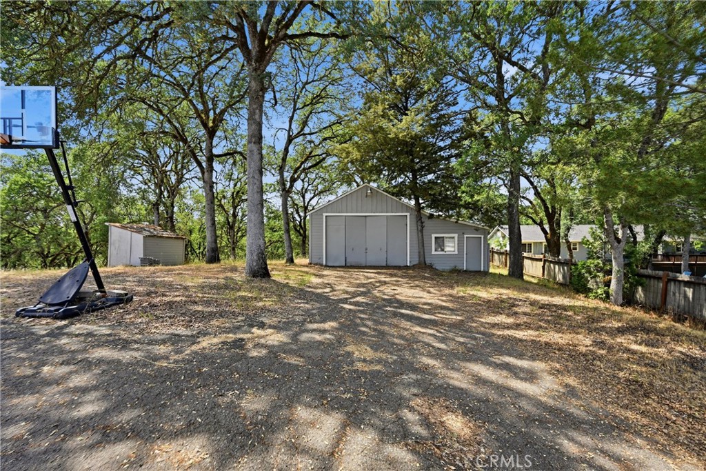 2765 Howard Property Photo 23