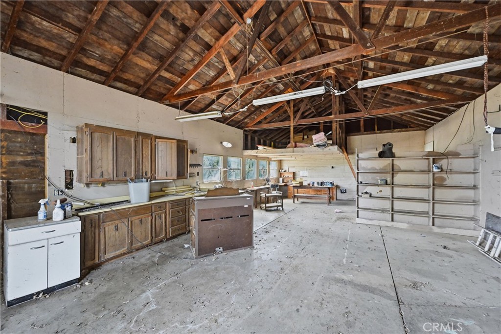 2765 Howard Property Photo 26
