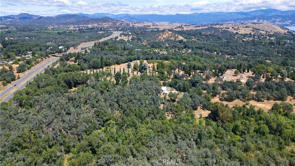 1343 Shady Lane Property Photo 8