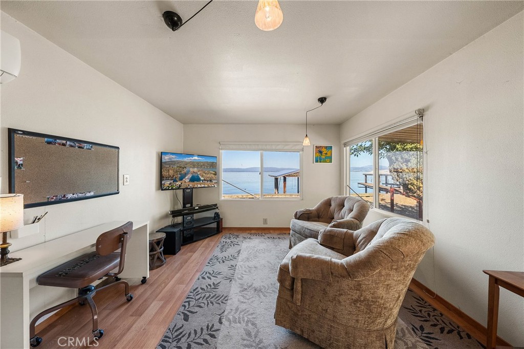 6541 E Highway 20 Property Photo 4