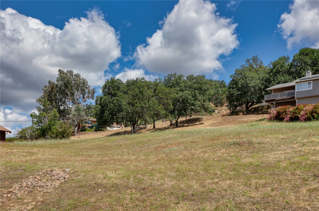 17270 Knollview Property Photo 1