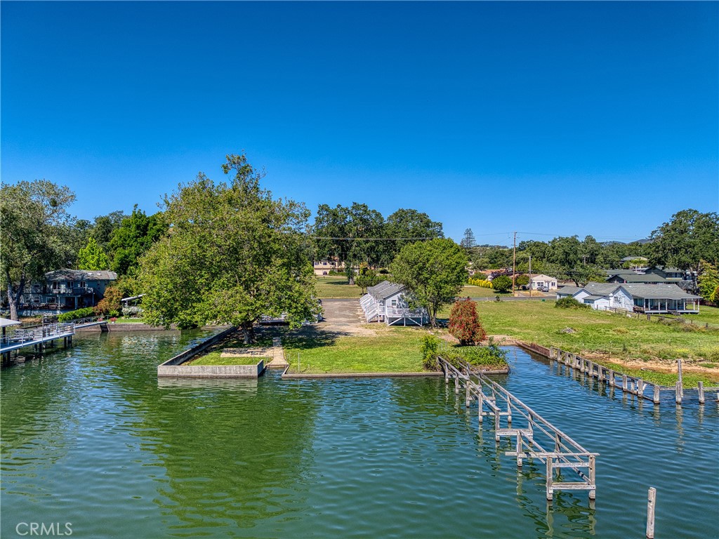 4550 Lakeshore Property Photo 3