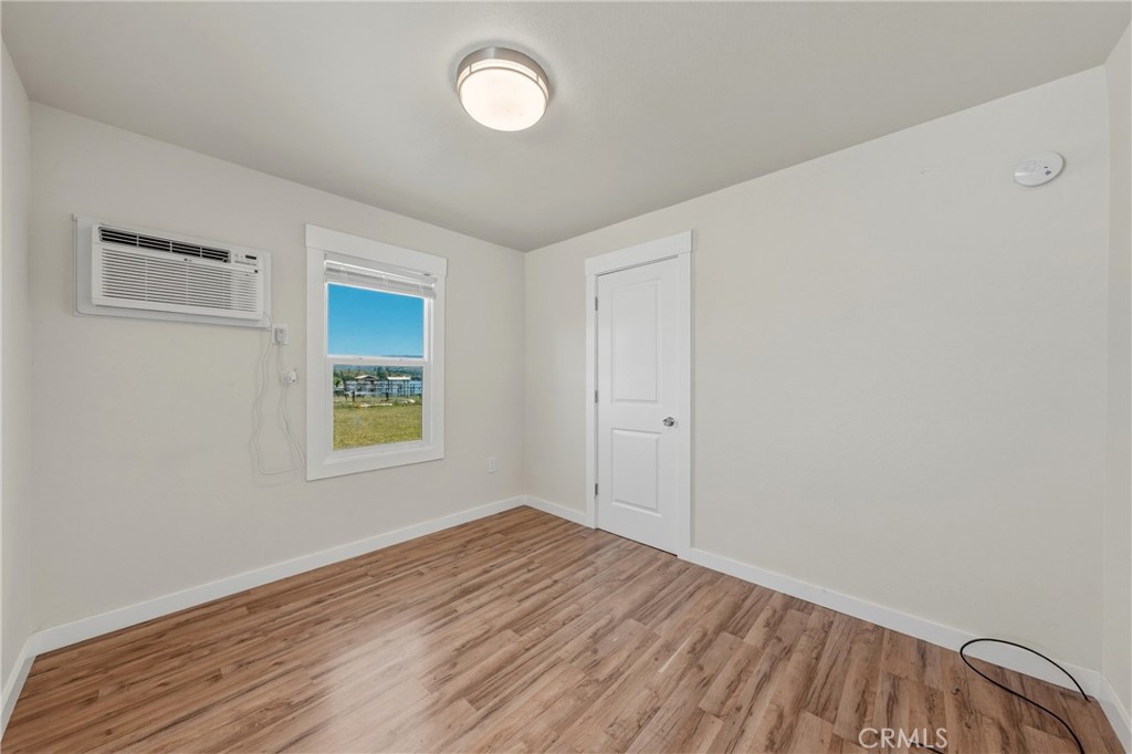 4550 Lakeshore Property Photo 36
