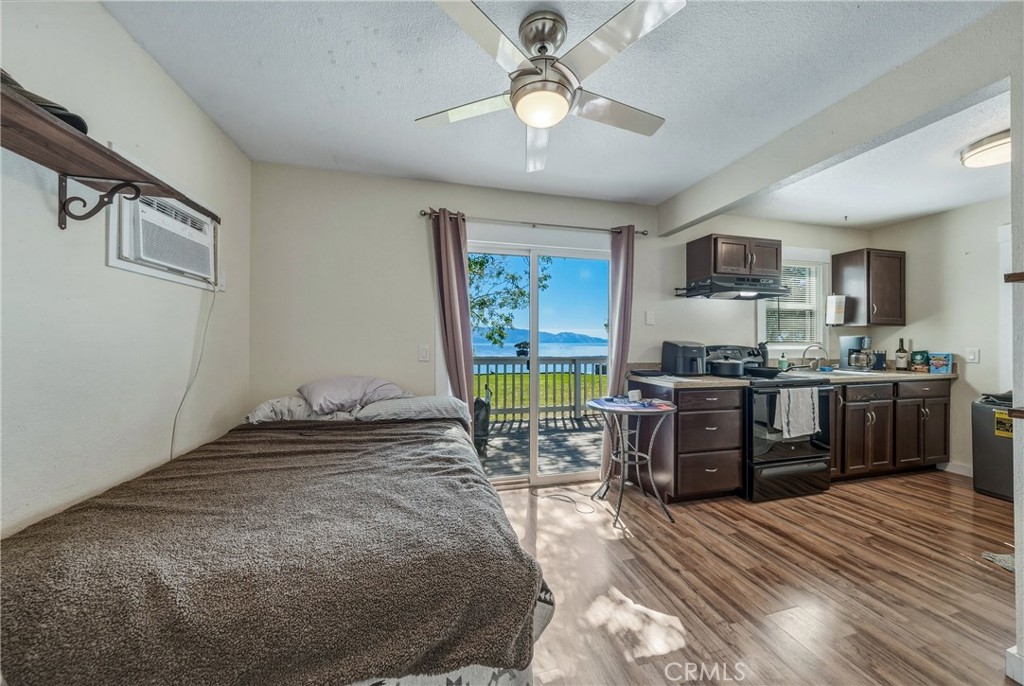 4550 Lakeshore Property Photo 38