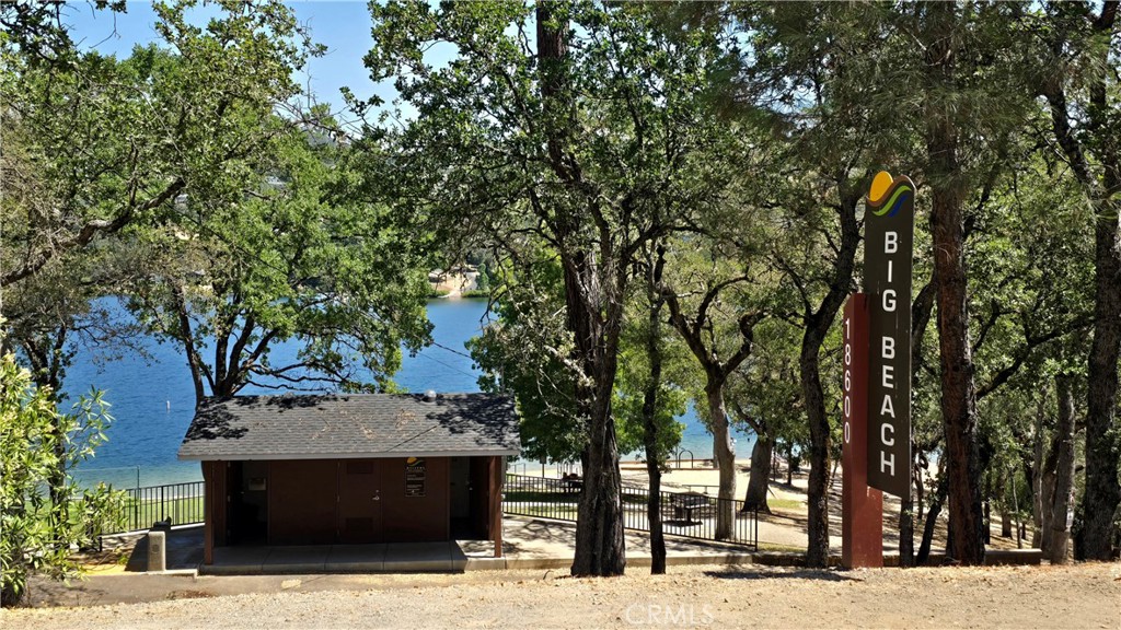 18379 Lakeridge Property Photo 7