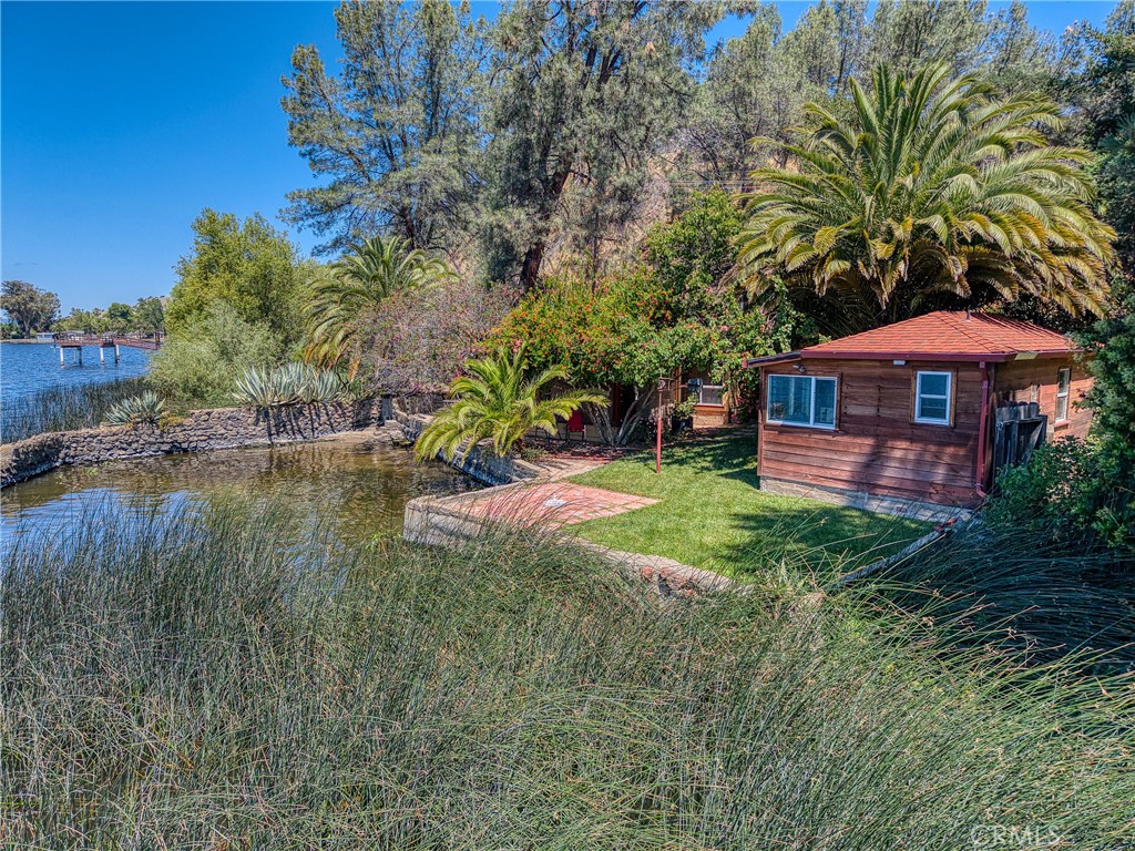 9865 E Highway 20 Property Photo 1