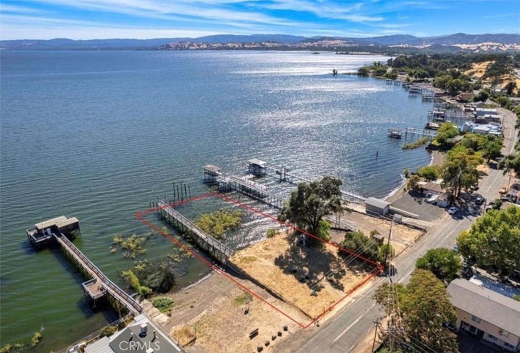 3383 Lakeshore Property Photo 1