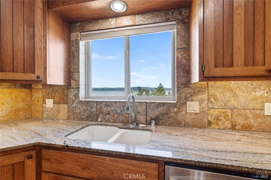 3165 Fulton Property Photo 9