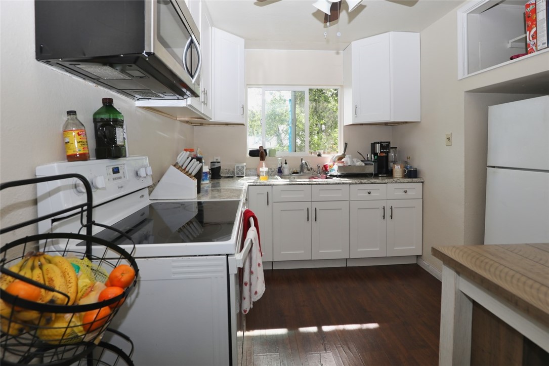 65 Lily Cove Property Photo 7