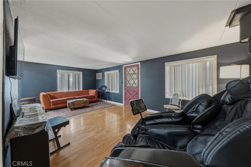 7333 High Street Property Photo 4
